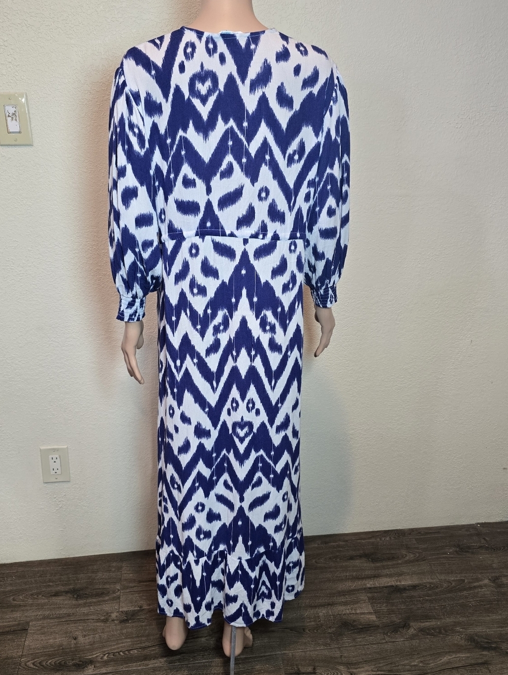 Blue Island Women's Blue/White Boho Flowy Tie Front Beach Cover Up Size Small - Picture 10 of 11